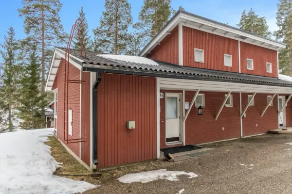 Lomakatti 7B:n sisäänkäynti